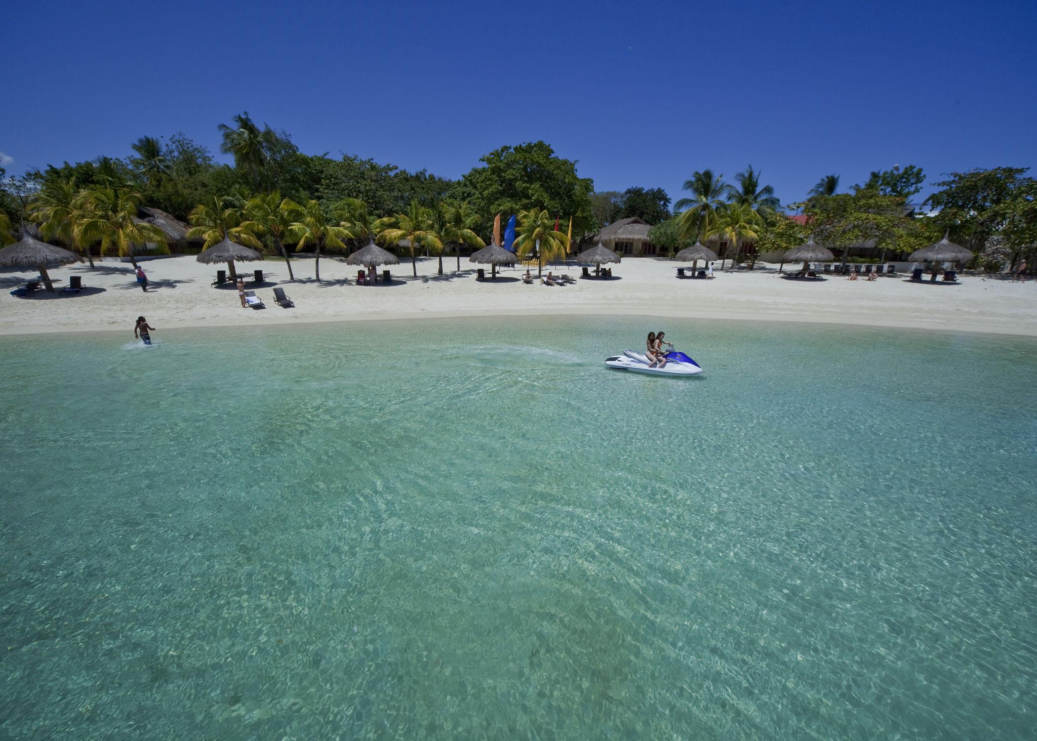 Bluewater Maribago Beach Resort Île de Mactan Extérieur photo